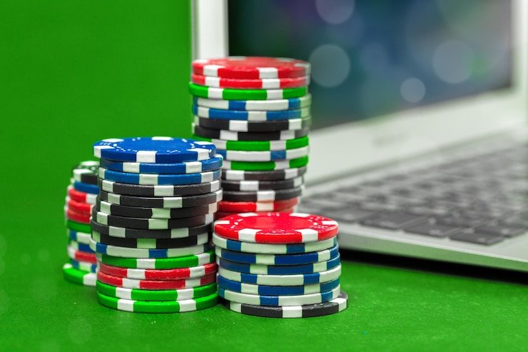 spinbet9 customer support chat interface showing live agent responding to Hot Pot gameplay question